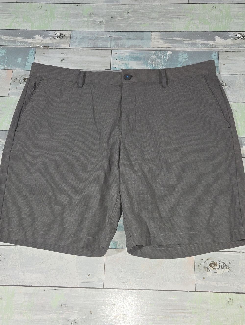 Tommy Bahama Gray Golf Shorts Size 40